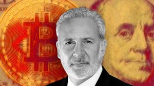 Tanggapi Rencana Pembentukan Bitcoin Reserve, Ekonom Peter Schiff Sarankan USA Coin