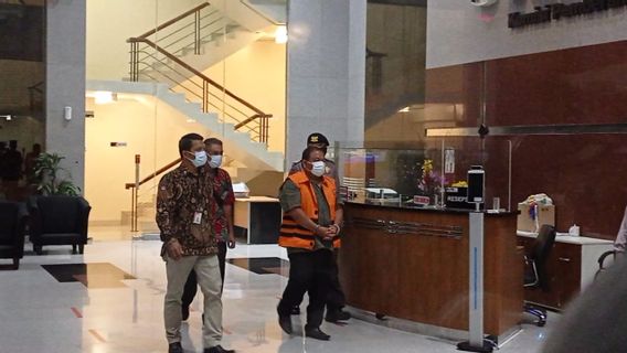 Handcuffed And Wearing KPK Orange Vest, Langkat Regent Terbit Rencana Perangin Angin Becomes A Corruption Suspect