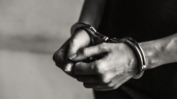 Ikut Korupsi APBDes Bareng Eks Kades, Sekdes Tanggul Wetan Jember Ditahan Polisi