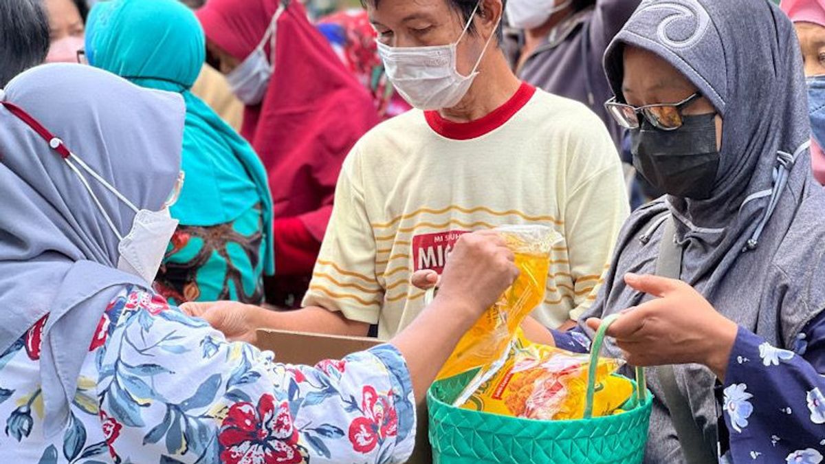 Yogyakarta Sebar 6.000 Liter Minyak Goreng yang Sudah Satu Harga Rp14.000