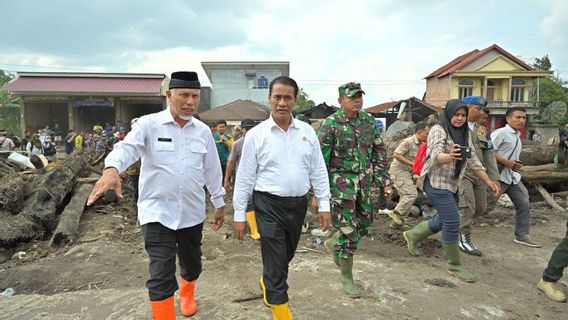 农业部拨款334亿印尼盾,用于恢复被山洪暴发冲走的西苏门答腊农业