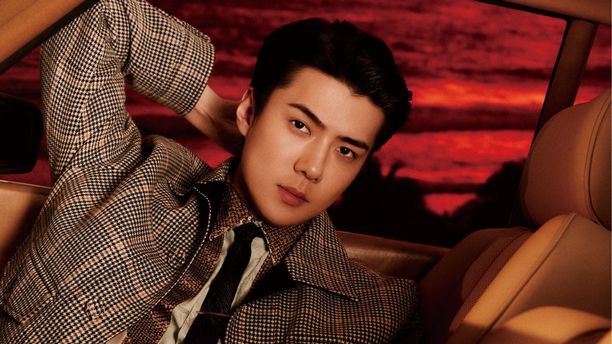 EXO's Sehun Has Spoken Out About The Allegation Of Fake Signatures In The Fans' Mouth