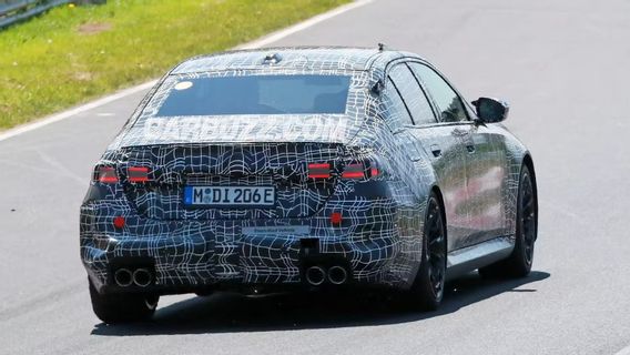 ليس يوليو ، سيتم طرح BMW M5 PHEV هذا الشهر