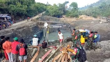 Central Sulawesi Buol Regency Government Discourses On The Form Of An Illegal Gold Mining Eradication Team