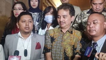 After Investigation Completed, Roy Suryo Asked 18 Questions And Dismantled The Account Owner's Data Of Jokowi's Face Stupa Meme Which Was Reported