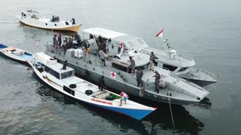 Indonesian Navy Ships Deployed For Fisherman Vaccination Services