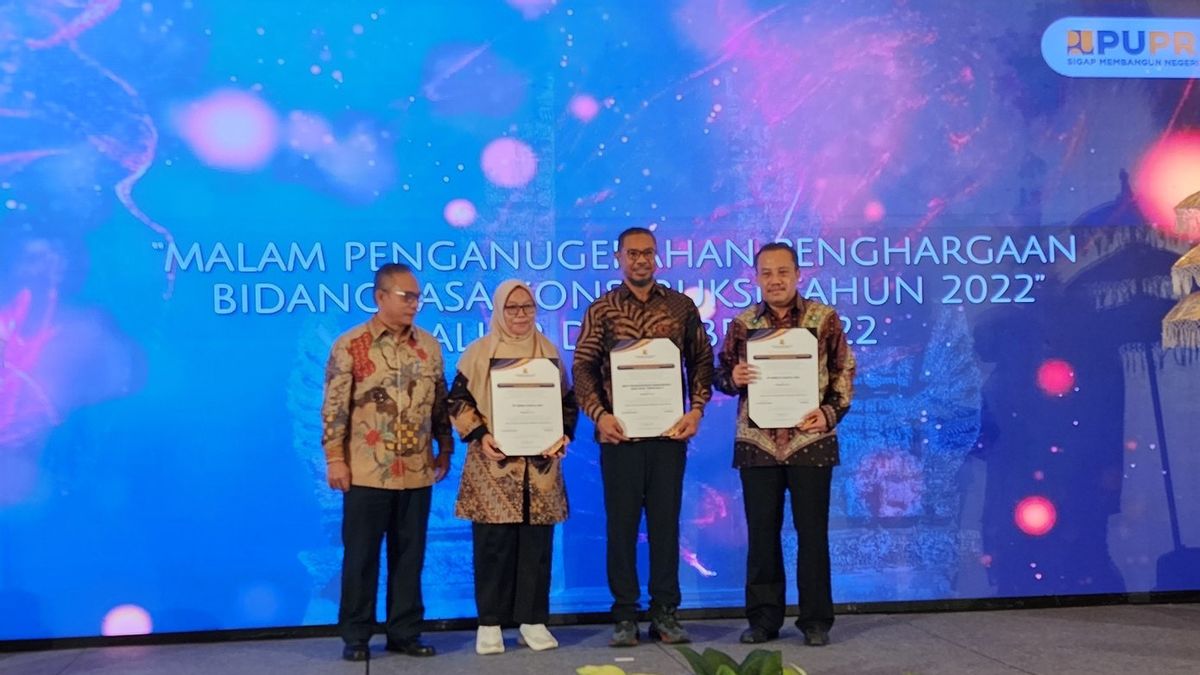Indra Karya Raiti Two Best Construction Services Awards In 2022 From The Ministry Of PUPR