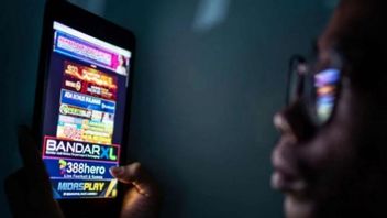 ジャカルタの15,000人のバンソス受信者がオンラインギャンブルをプレイしている疑いがあります、オブザーバー:評価と支援が必要