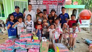 Denny Sumargo dan Kolaborasi Penyaluran Logistik bagi Warga Terdampak Banjir Sumatera