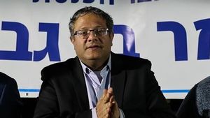 Melalui Platform X, Menteri Israel Perintahkan Pembelian 10 Ribu Senjata untuk Dibagikan ke Pemukim Yahudi