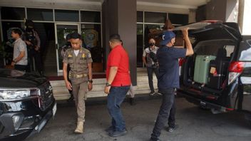 KPK Bawa 3 Koper Usai Geledah Kantor Pemkab Tulungagung