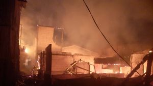 チェンカレンの数十軒の家屋で火災が発生し、36人の住民が避難