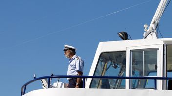 Comment devenir capitaine d'un navire: guide complet de l'éducation à la direction en mer