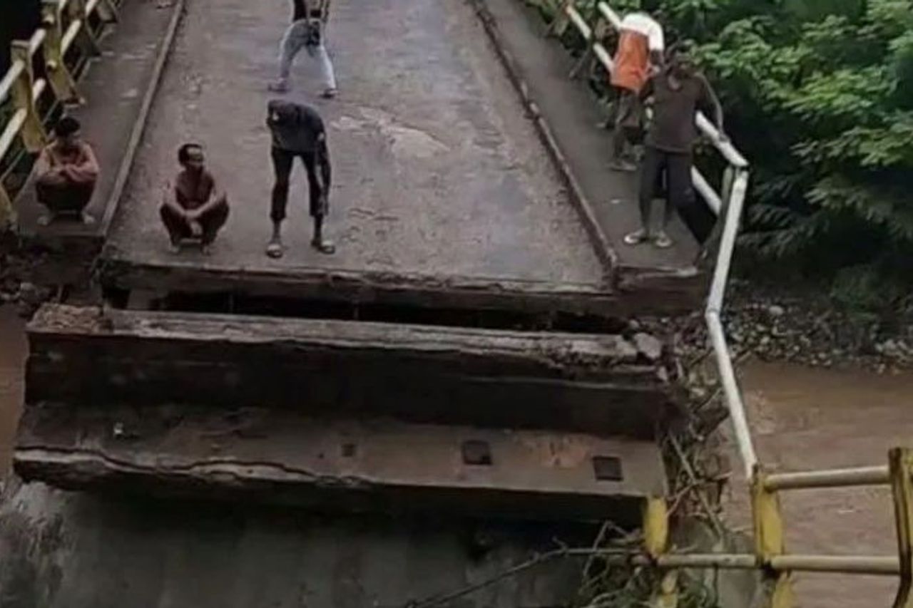 4 Bridges In NTT Kupang Were Damaged By The Flood