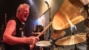 Simon Dawson Ditunjuk sebagai Drumer Sesi untuk Tur Iron Maiden Tahun Depan