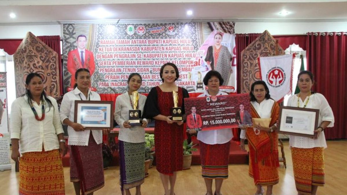 Kain Tenun Sidan Akan Wakili Indonesia di UNESCO Award