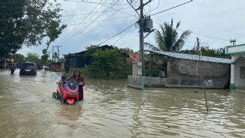 Water Has Not Receded, Longing Home: The Story Of The Elderly Staying In Serdang Bedagai Refugees