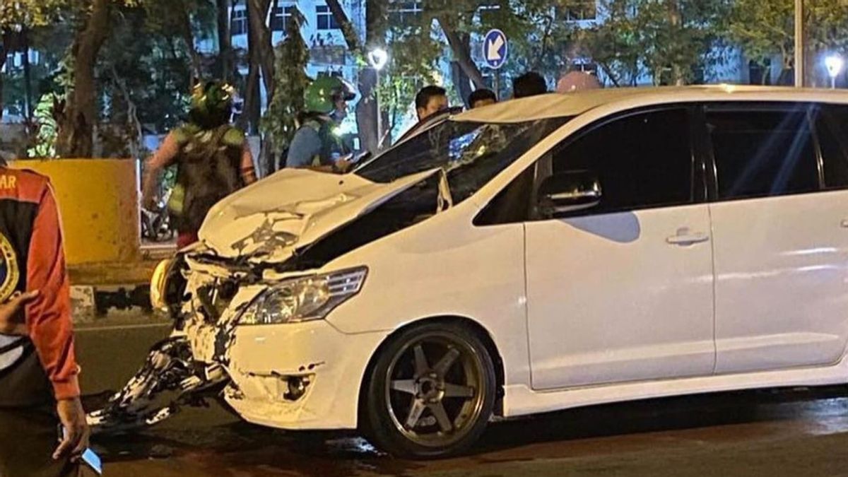 Three Motorcyclists Died After Being Dragged 100 Meters In Kemayoran As A Result Of Being Hit By A White Innova, The Car Driver Had Escaped