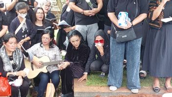 Kris Dayanti Had Accompanied Selby Anwar At The Hospital