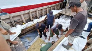 TNI AL Gagalkan Penyelundupan 25 Ton Biji Timah Ilegal di Selat Bangka