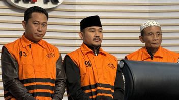 在KPK的审查中，Bekasi摄政王向Dedi Mulyadi州长发送消息
