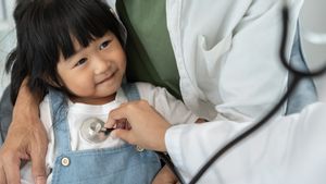 Dokter Anak: Peran, Layanan, dan Cara Menemukan Dokter Anak Terdekat untuk Kesehatan Si Kecil