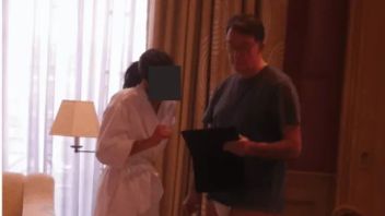 Nearly Naked in Epstein File, Former British Ambassador Resigns from Labour Party Admitting Not Remembering