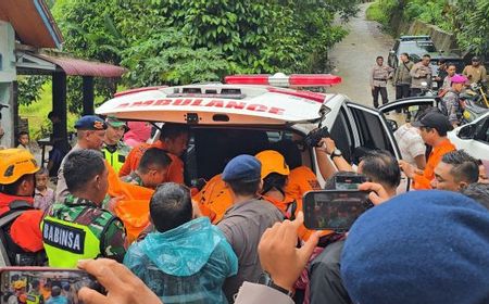 13 Meninggal dan 12 Orang Korban Longsor di Solok Berhasil Dievakuasi Selamat