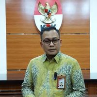 KPK Lelang Tas Prada hingga iPhone Rampasan Mantan Bupati Purbalingga Tasdi dan Bekasi