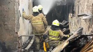 Pria di Cakung Bakar Kontrakan, Istri dan Mertua Terluka