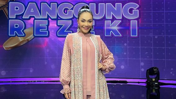 Rindu Punya Pasangan, Denada: Aku Serahkan Semua ke Allah