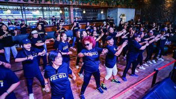 Meirah, Zumba Healthy Gymnasium In Manado Brings National Health Day Spirit