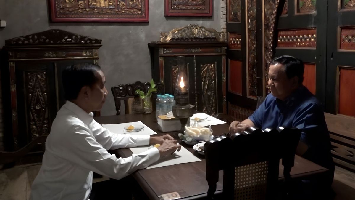 Invitée à Jokowi à la compétition en solo, Prabowo admet ne pas parler de politique