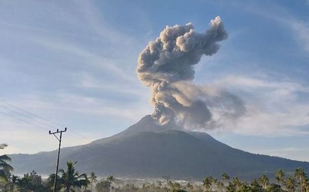 Gunung Lewotobi Laki-Laki NTT Erupsi Lagi, Muntahkan Abu Capai 1.000 Meter