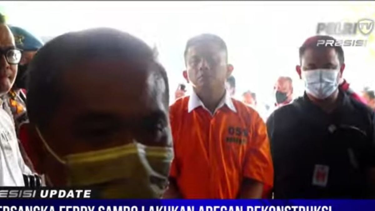 Gunakan Baju Khas Tahanan Berwarna Oranye, Ferdy Sambo Jalani Rekonstruksi Naik Mobil Magelang ke Jakarta