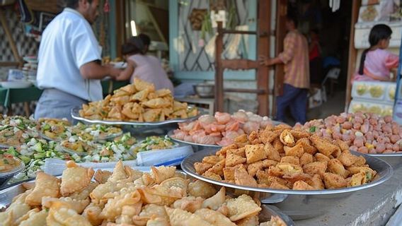 8 Daftar <i>Street Food</i> Indonesia yang Populer di Dunia, Pasti Anda Sudah Pernah Icip