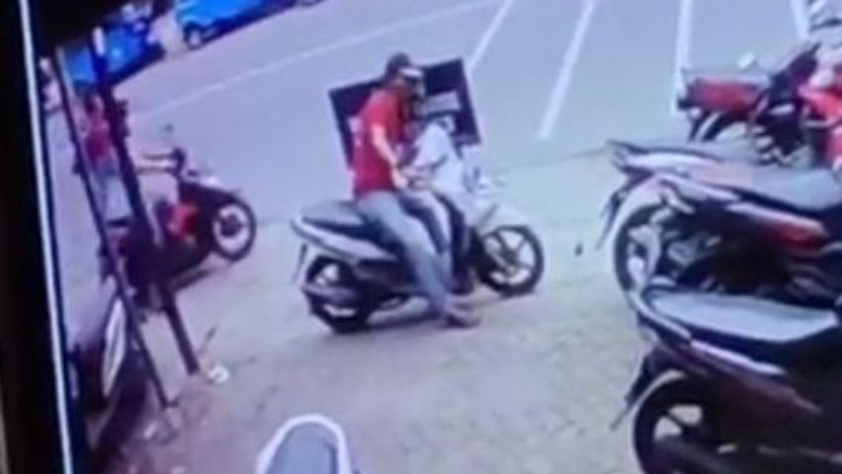 Steal Parking Signs, Man From Tambun Was Beaten By Duren Sawit Residents