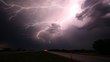 BMKG Issues Early Warning Of Rain-Lightning In Kepulauan Seribu