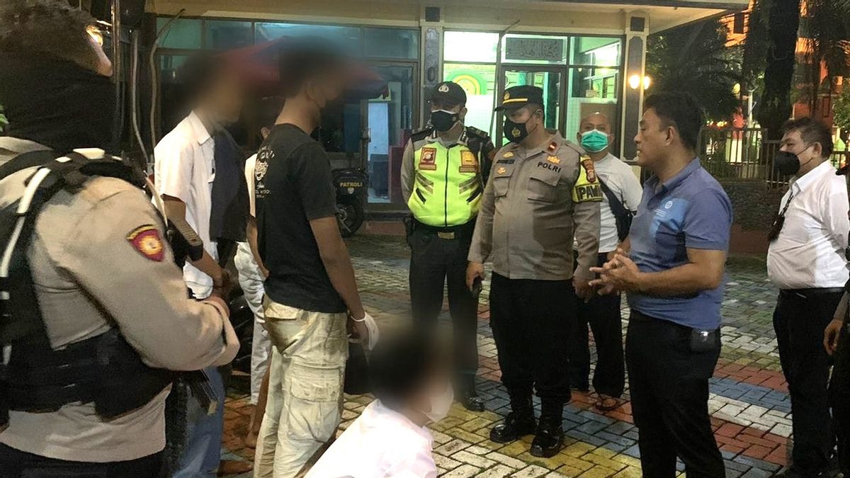 22 Students In West Jakarta Arrested By The Precision Pioneer Patrol Team During A Brawl In Kembangan