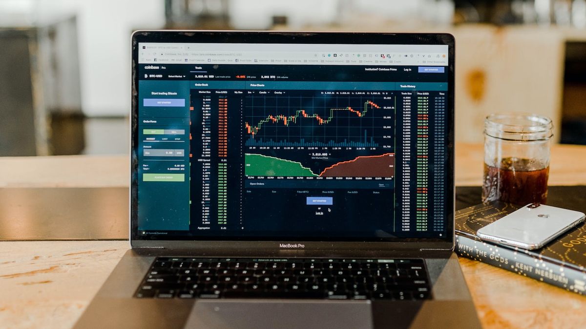 Definition Of Stock Investment, Profits And Risks