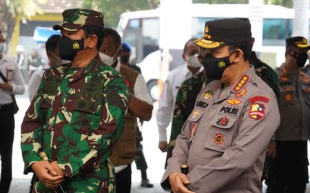 Panglima TNI dan Kapolri Cek Vaksinasi COVID-19 di Grobogan, Perbanyak Personel PPKM Mikro