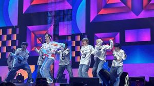 Xiumin EXO Sukses Buka Saranghaeyo Indonesia dengan Penampilan Meriah
