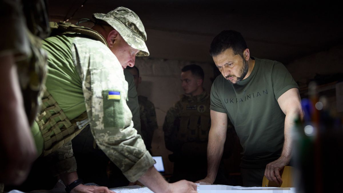 جاكرتا (رويترز) - اعترف الرئيس زيلينسكي بأن الهجوم الأوكراني قد لا يحقق أقصى قدر من النتائج لكن روسيا تكبدت خسائر فادحة.