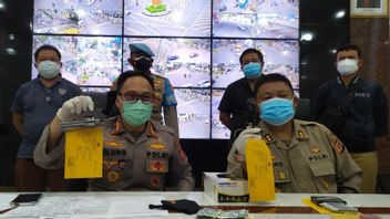 الشرطة تعتقل الأسلحة النارية وحاملي الحديد، للاشتباه في اتخاذ إجراءات جماعية ضد PPKM في باندونغ