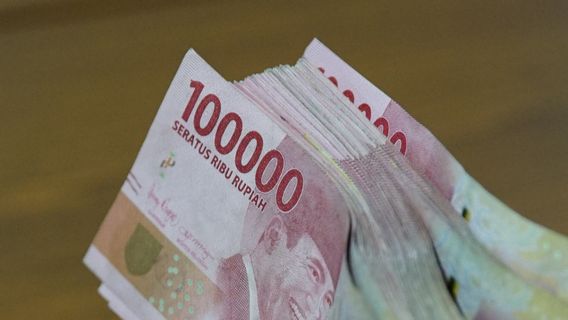Rupiah Closed Up Thin 15 Points To Rp14,395 Per US Dollar Thursday