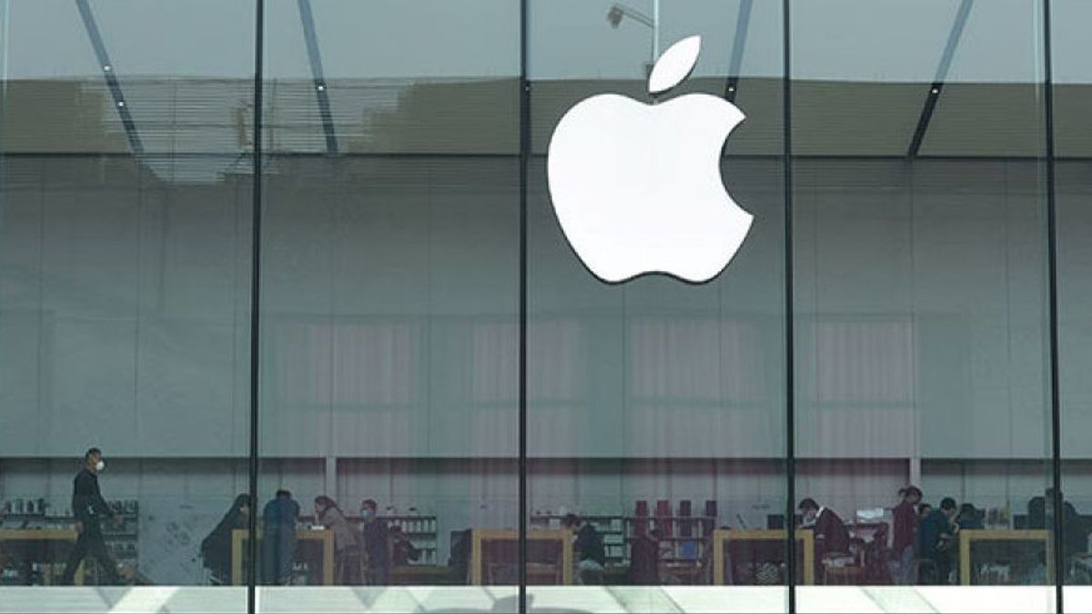 Menko Luhut Sebut Siap Beri Insentif jika Apple Ingin Investasi di Indonesia