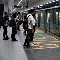MRT Jakarta Tak Lagi Wajibkan Penumpang Pakai Masker