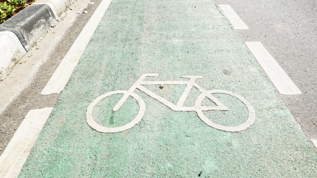承認された場合、警察は有料道路で自転車の安全計画を手配します