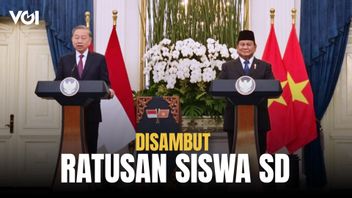 Sekjend Partai Komunis Vietnam Ikut Disambut Ratusan Siswa SD di Istana Merdeka