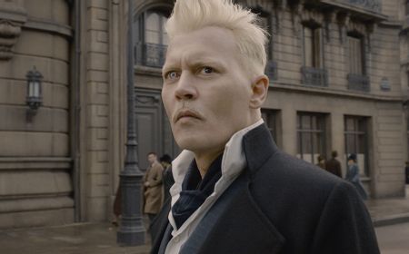 Didepak dari Fantastic Beasts, Johnny Depp Tetap Dapat Honor Penuh